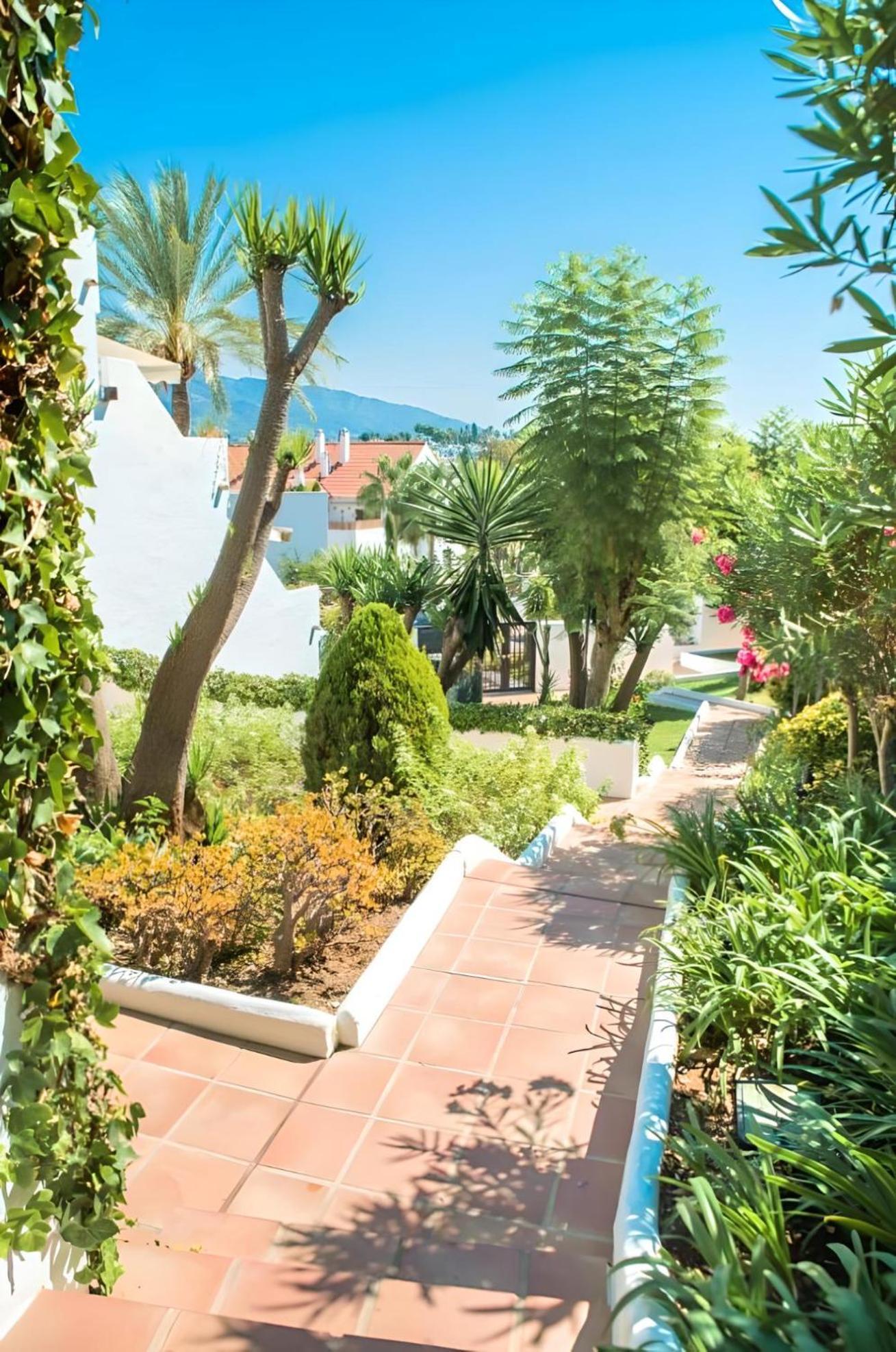 Gorgeous 2Br Apt. W/ Mountain View Puerto Banus Marbellac Extérieur photo